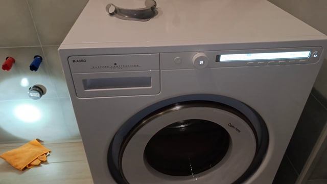 Тестируем стиральную машину ASKO W2086С.W/3 в режиме отжима смотреть онлайн