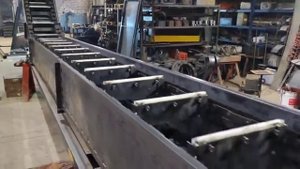 Испытание двухцепного транспортера для перемещения опила, щепы в котельную, компания Вихрь г. Киров