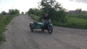 Деревня.Урал мотоцикл.