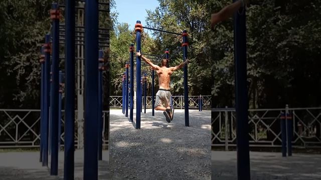 shoulder stretch + core workout\ freestyle exercising in park by ﻿@m40r_workout #training #fit