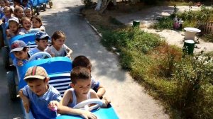 Паровозик Букашка и пассажиры