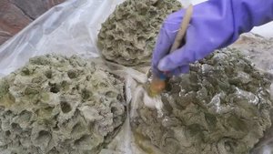 Искусственный камень из цемента для сада