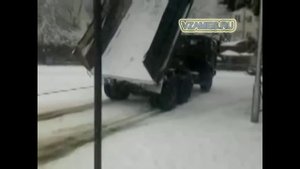 взаимовыручка на дорогах  Дальнобойщики   Мастерство, опыт и удача