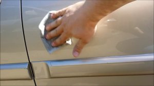 удаляем битум обезжиривателем