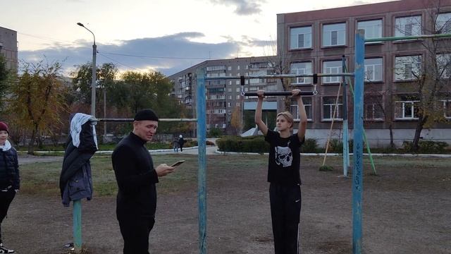 Вращающийся турник смотреть онлайн