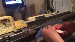 Вяжем Кофточку на младенца/машинное вязание/вяжем вместе