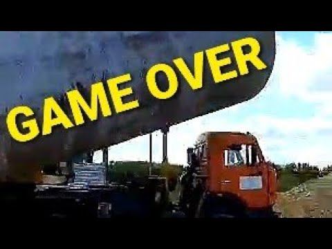 Раздавило кабину крана грузом,при демонтаже.||crane fail accident. смотреть онлайн