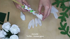 ПРОСТЫЕ белые розы из гофрированной бумаги своими руками с конфетой