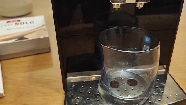 Демонстрация работы кофемашины Melitta Caffeo SOLO смотреть онлайн