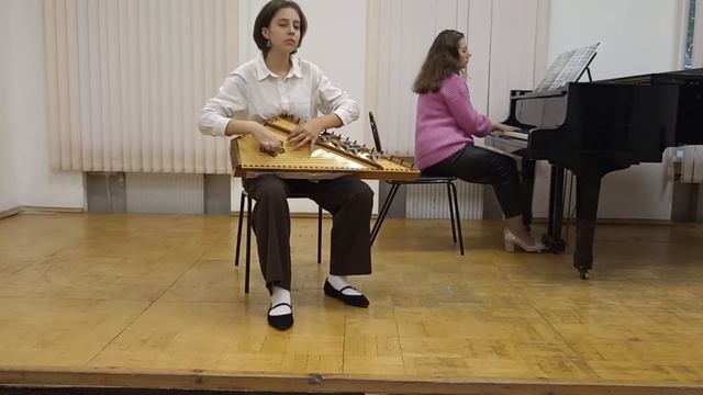 Вивальди "Осень", Маляров "На вечерке", Городовская " Перезвон" Исполняет Буева Александра, гусли смотреть онлайн