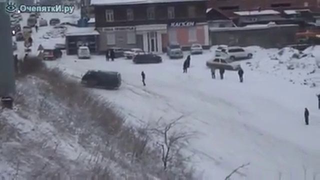 зимние приколы Скользкая горка
