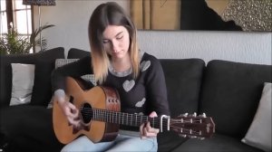 Девушка нереально красиво играет на гитаре!