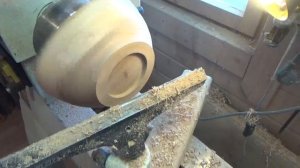 Точение тарелок из рябины.