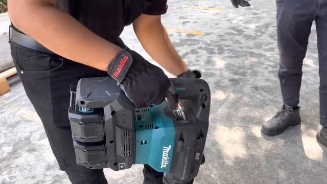 “Unbox” - Makita HM002GZ03 40Vmax X2 Cordless Demolition Hammer