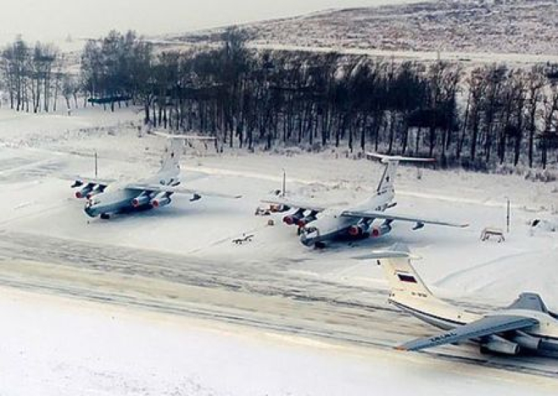 Решающий сирена! Москва в ярости опять ударили по аэродрому.