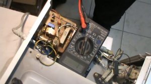 Ремонт микроволновки . Не включается. Замена сетевого предохранителя.