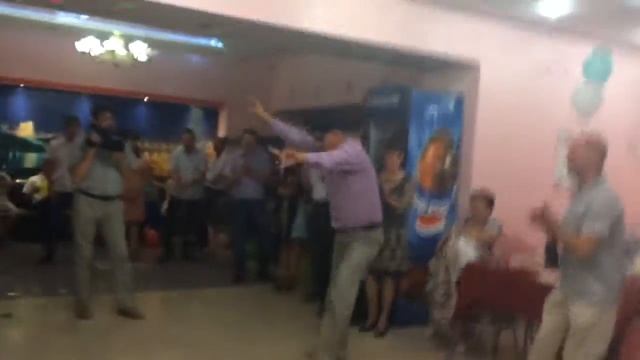 Американский танец на свадьбе:D смотреть онлайн