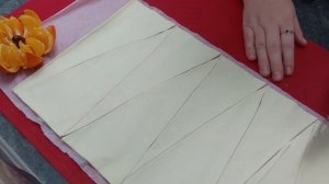 Вкусные рогалики из слоёного теста с красной рыбой.  Праздничная закуска.