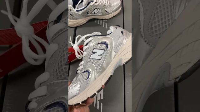 Кроссовки New Balance 530 серые смотреть онлайн