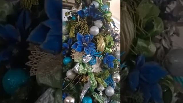 christmas decoration/silver, blue and green theme #christmastree #wreath #garland #mimastudioph