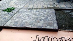 Лайфхак-правило для толстого слоя клея. Как уложить керамогранит на толстый слой клея.