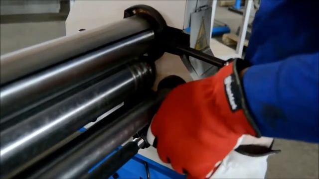 Электромеханические трехвалковые вальцы ESR 1315 смотреть онлайн