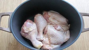 Курица с вялеными томатами в сливках