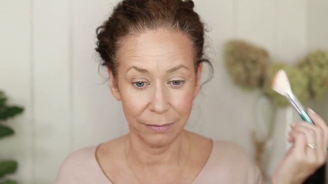 Use Makeup to Look Younger | Natural vs. Glam смотреть онлайн