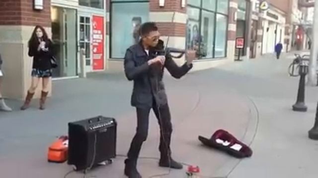 Красивая игра на скрипке/Beautiful playing the violin смотреть онлайн