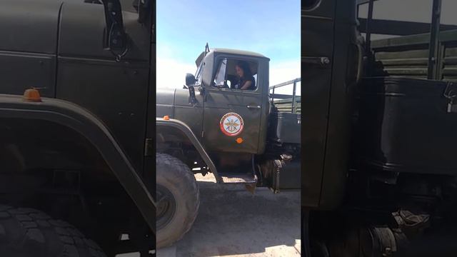 Девушка села первый раз за Урал еще и с прицепом смотреть онлайн