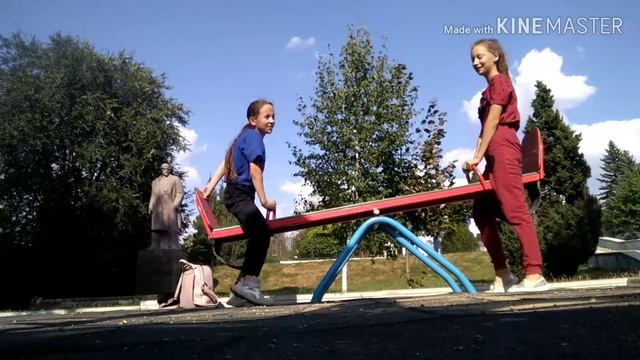 🤦🏻♀️ девочки не знают что они творят на площадке смотреть онлайн