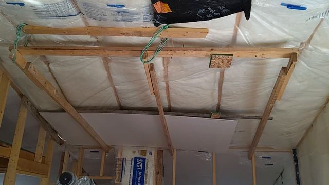 Фрамуга, в других словах: как класть ровно на косой потолок, September 18, 2023 смотреть онлайн