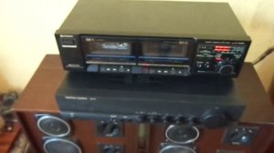 Hitachi D-W220 -двухкассетная дека с шумоподавлением Dolby B