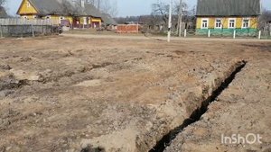 2. Копаем траншею фундамента. Строим дом своими руками