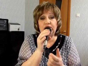 Обними меня за плечи