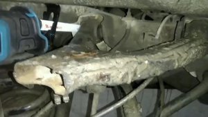 Mitsubishi pajero 3 замена сайлентблоков заднего верхнего рычага.mp4