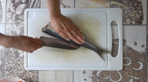 Как почистить сельдь. How to peel a herring.