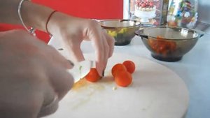 Вкусный салат со шпинатом и морепродуктами