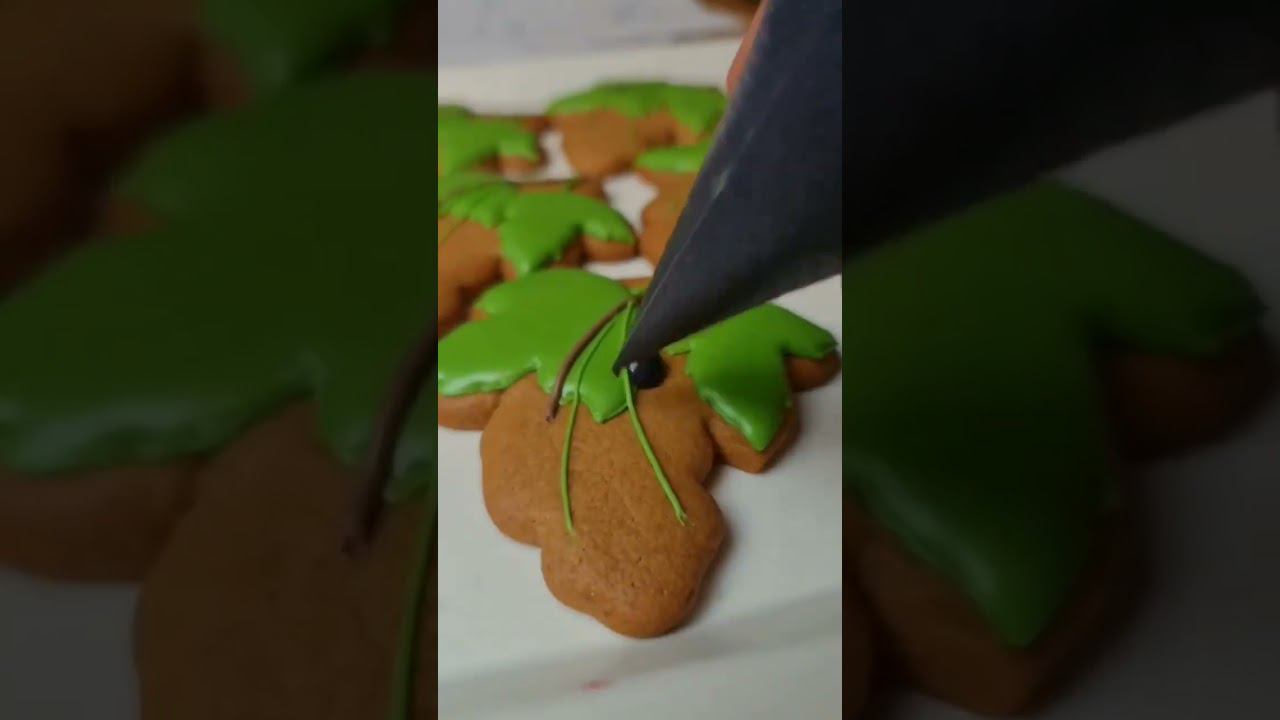 Дачные мотивы в пряниках!Летом, в сезон фруктов, овощей и ягод можно воплощать эту тему в пряниках!