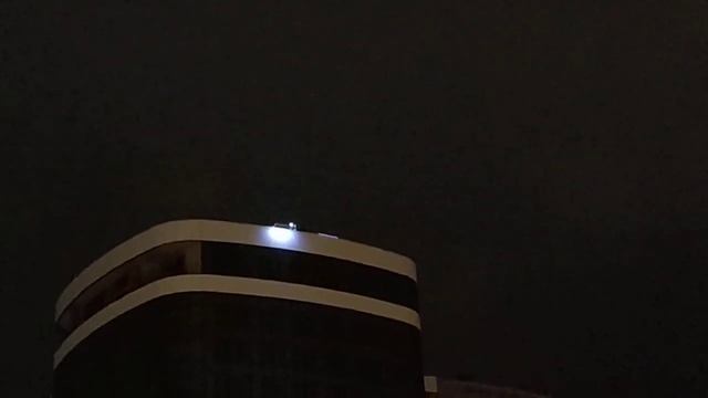 Тестовая эксплуатация светильника XVISION RGB (светильник слева) на объекте заказчика. смотреть онлайн