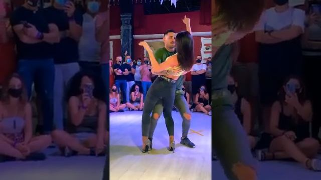 Daniel y Desiree 2021 Aventura, Bad Bunny Volvi смотреть онлайн