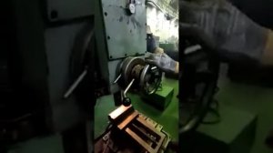 2532Л Радиально-сверлильный станок. Видео в работе