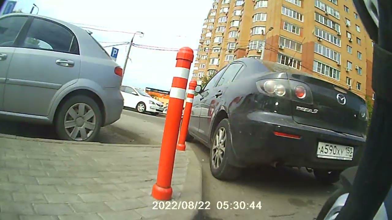 Мотоблуди на VOGE300AC Falling For A Witch E Rotic смотреть онлайн