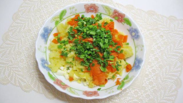 Салат Оливье с зеленым луком