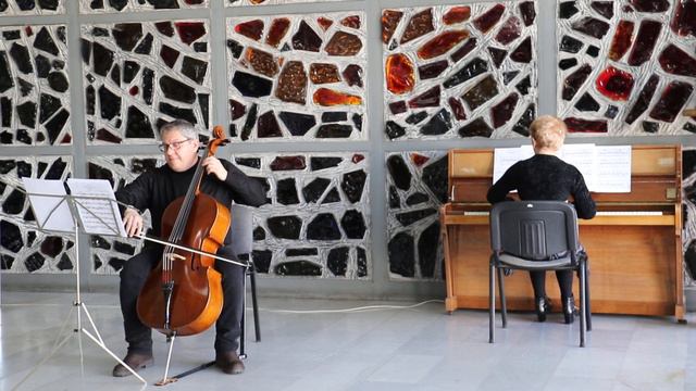 Празнично издание на „Клавирно матине в петък“ смотреть онлайн