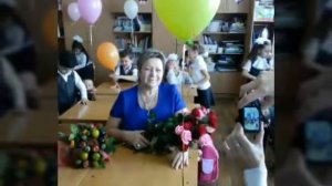 Оригинальное поздравление учителя с днём рожденья от замечательных деток