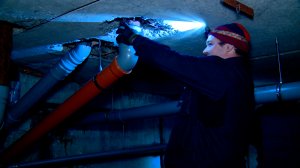 Специалисты комбината заменили изношенную систему водоотведения в подшефной школе № 13.