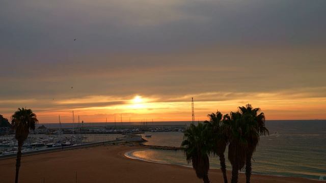 Morning Zen in Blanes - Sunrise Over the Mediterranean смотреть онлайн