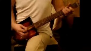 Гитара из лопаты   Guitar of shovel Мужык отжог на гитаре из лопаты