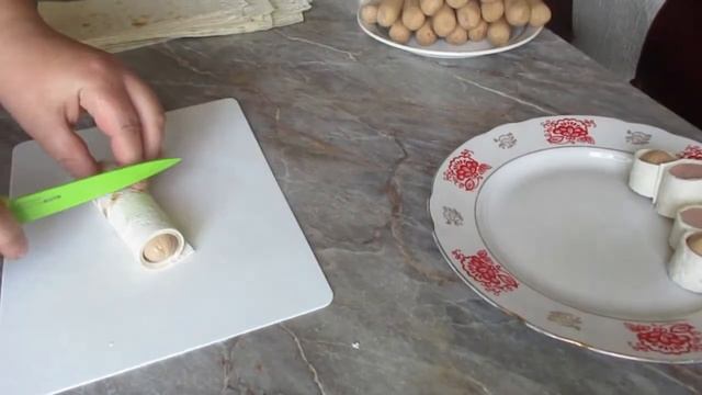 Сосиски в лаваше на зубочистке. Очень просто. | Sausages in pita bread on a toothpick. Very simple.